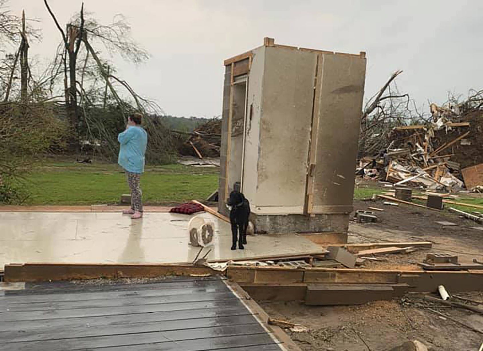 APTOPIX Severe Weather-Safe Room